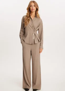 Blouses<The Sting Blouse met knoopdetail taupe