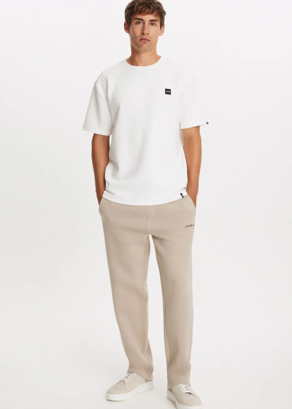 Basics|Broeken<The Sting Brushed straight leg joggingbroek lichtzand
