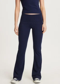 Basics|Broeken<The Sting Flare legging met vouwband donkerblauw