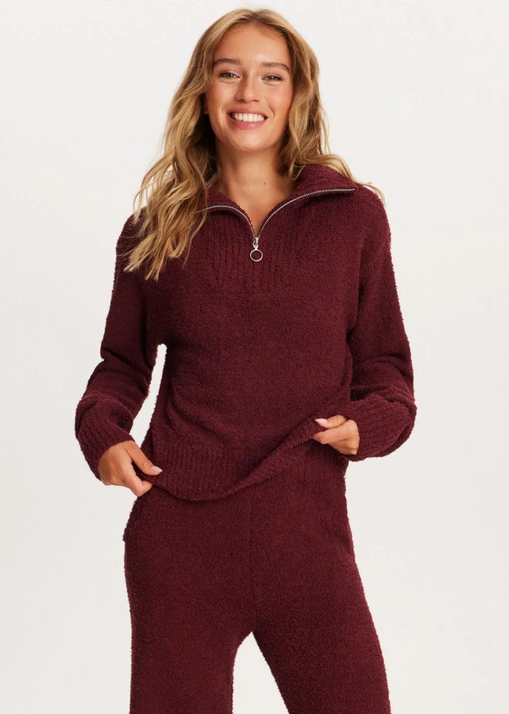Truien En Vesten<The Sting Fluffy half zip trui bordeaux