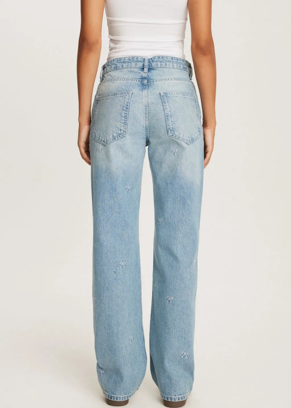 Jeans<The Sting Jeans met geborduurde strikjes blauw, used middle