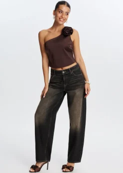 Tops<The Sting One shoulder top met roos donkerbruin