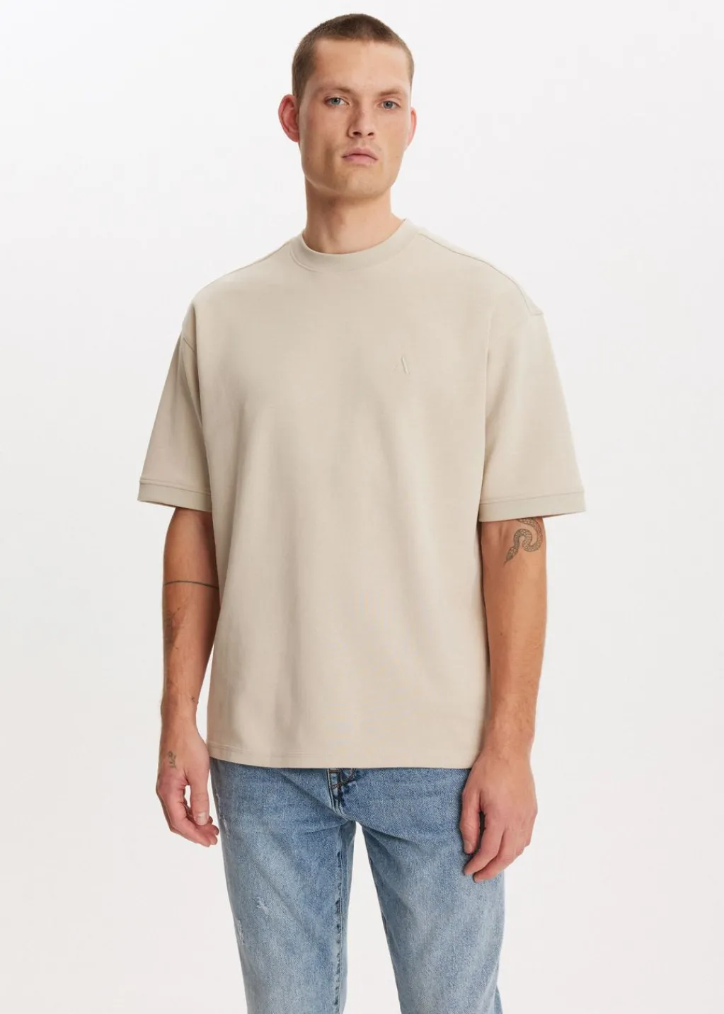 Basics|T-Shirts<The Sting Oversized t-shirt lichtzand