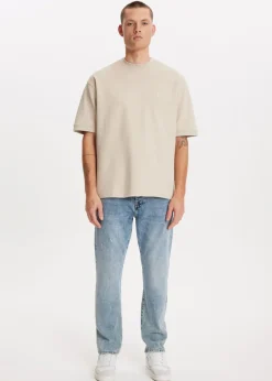Basics|T-Shirts<The Sting Oversized t-shirt lichtzand