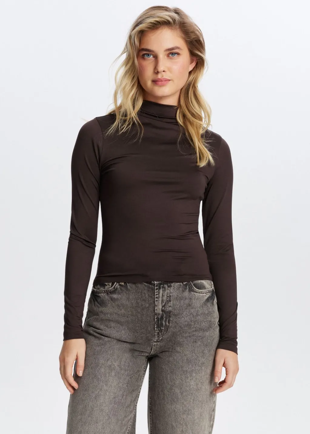 Tops<The Sting Top met hoge hals donkerbruin