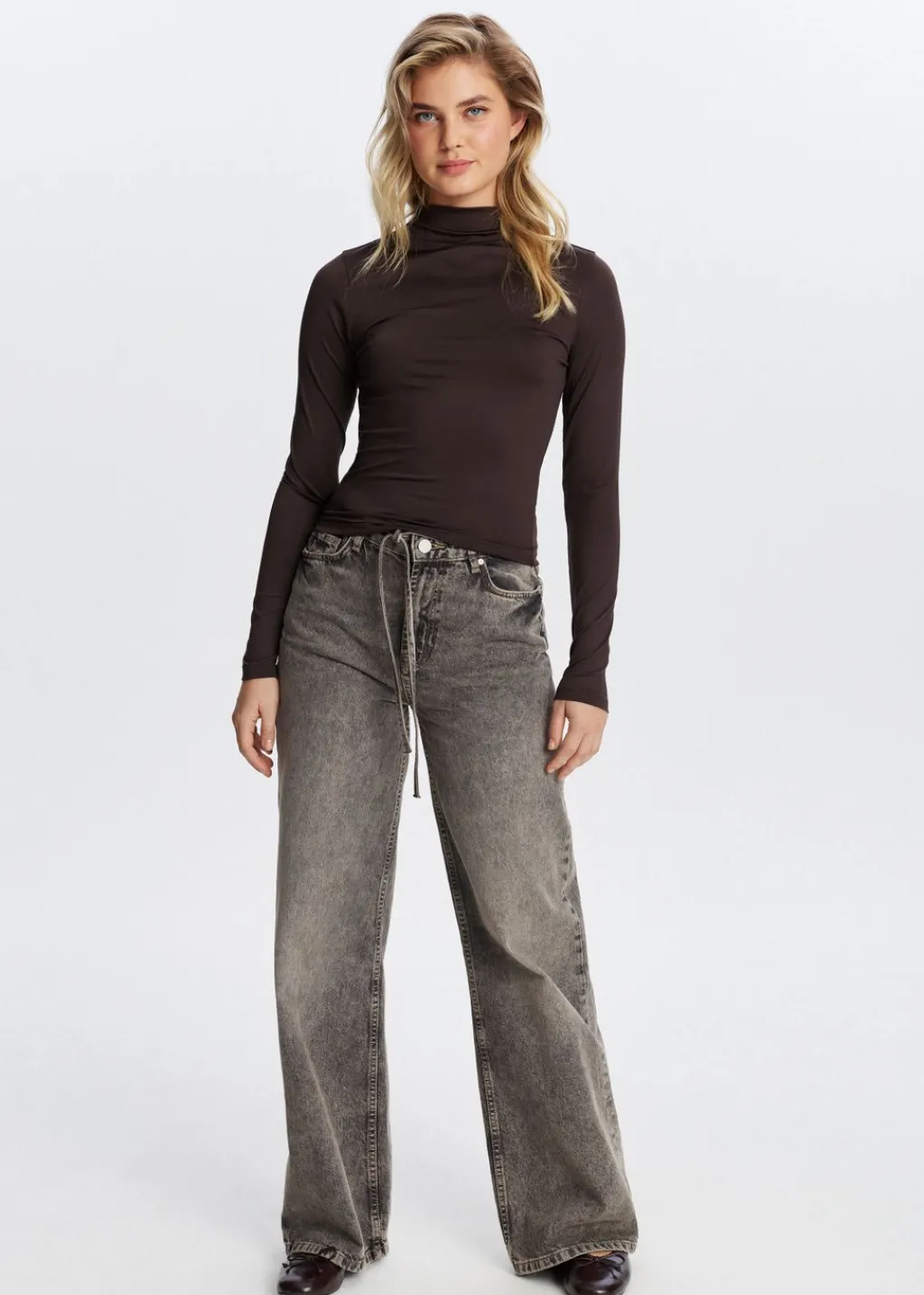 Tops<The Sting Top met hoge hals donkerbruin