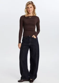 Tops<The Sting Top met knoopdetail donkerbruin