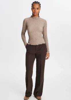 Tops<The Sting Top met strikdetail taupe
